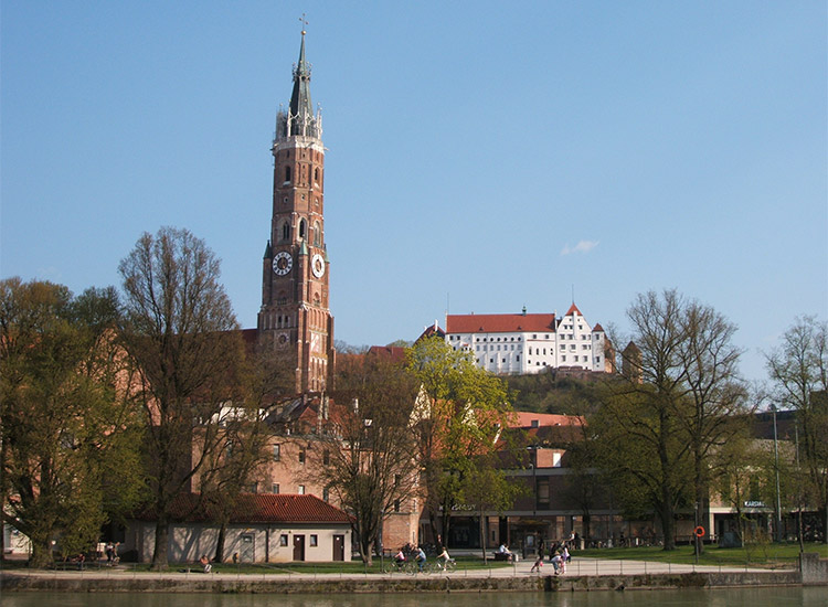 Burg Trausnitz und Martinskirche in Landshut.
